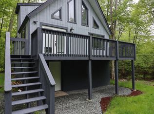 111 Country Club Dr, Thornhurst, PA 18424