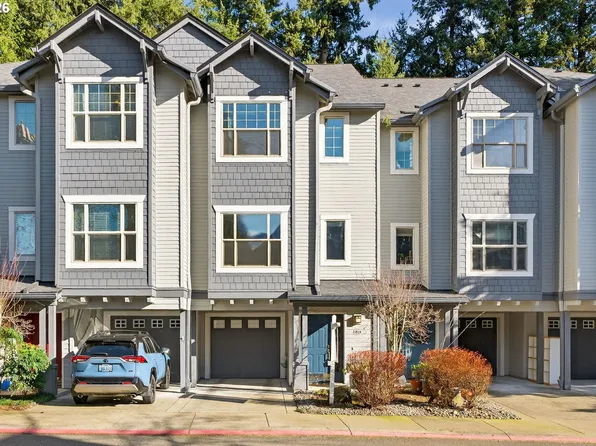 2014 NE 50th Way, Hillsboro, OR 97124