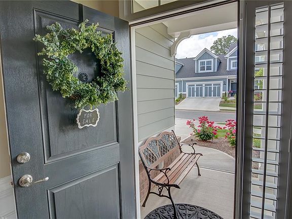 4th image of 321 Cherokee Station Cir #2582
