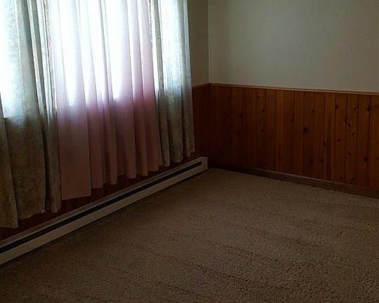 3rd image of 1305 Logan Ave