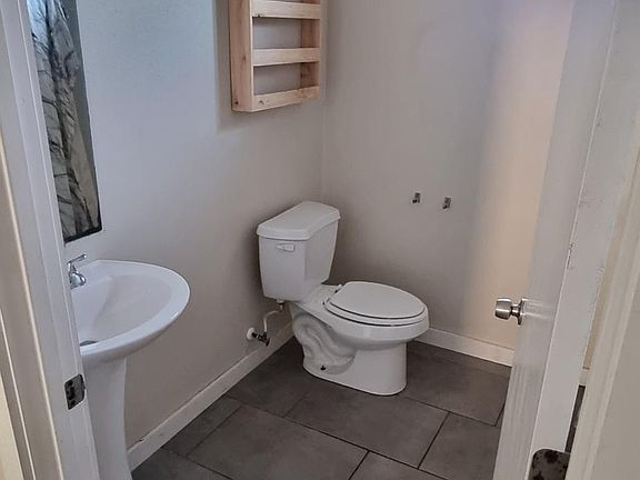5th image of 3401 Malaga Ct