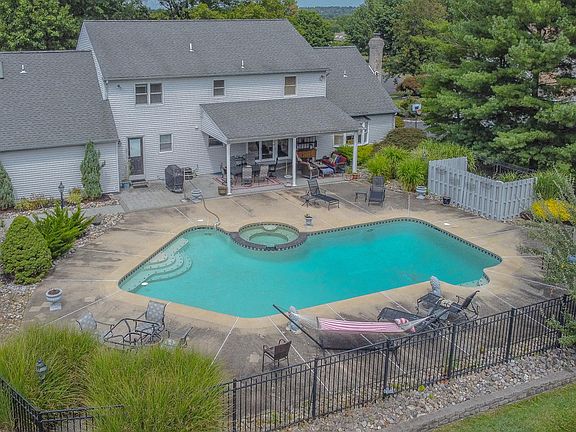 4th image of 179 Matthew Cir
