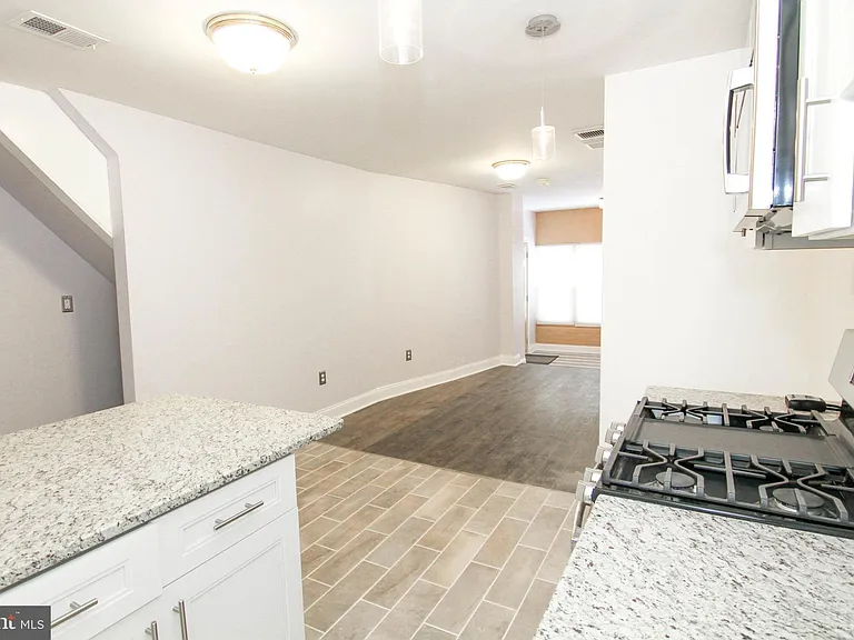 5532 Market St #B — Photo 16