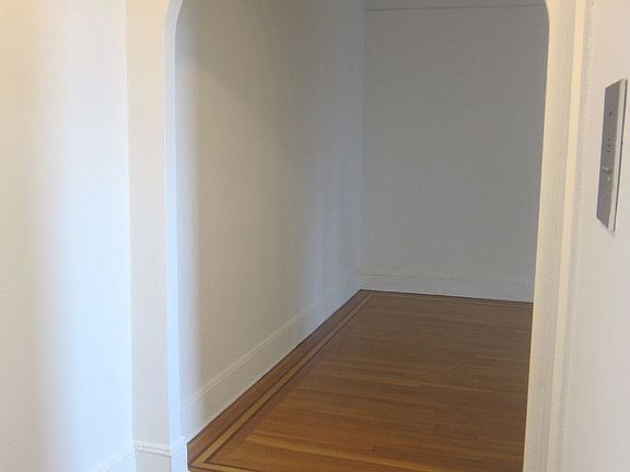 5th image of 2816 34th St #4C