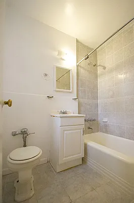 Rented by Rhona Realty | media 7