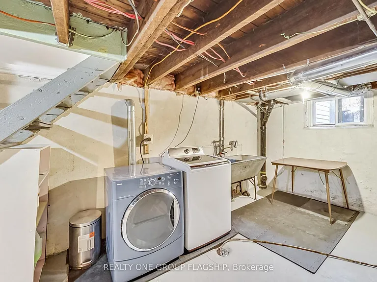 16 Huntley St — Photo 32