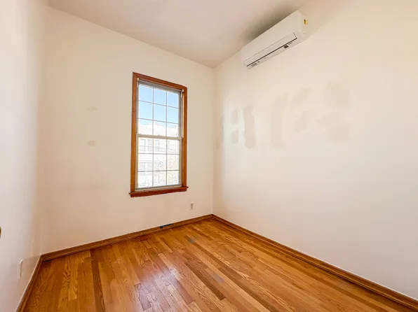 66-42 Clinton Avenue image 8 of 14