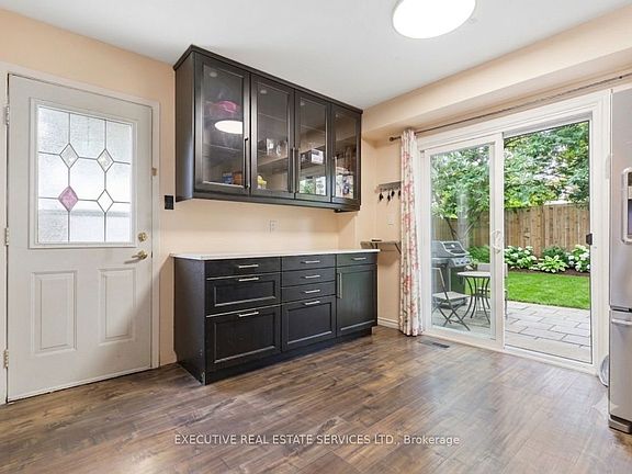 4th image of 60 Chipwood Cres