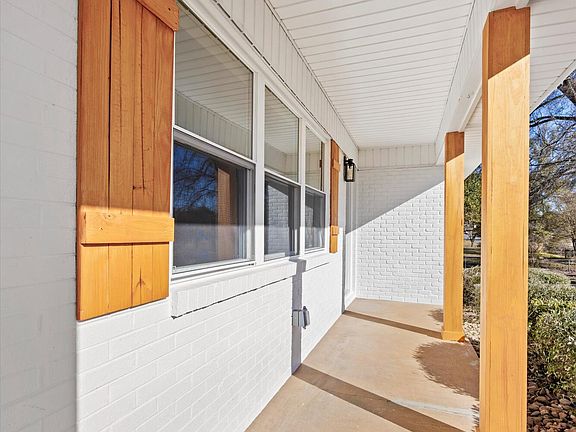 2nd image of 950 Durkee Rd SE