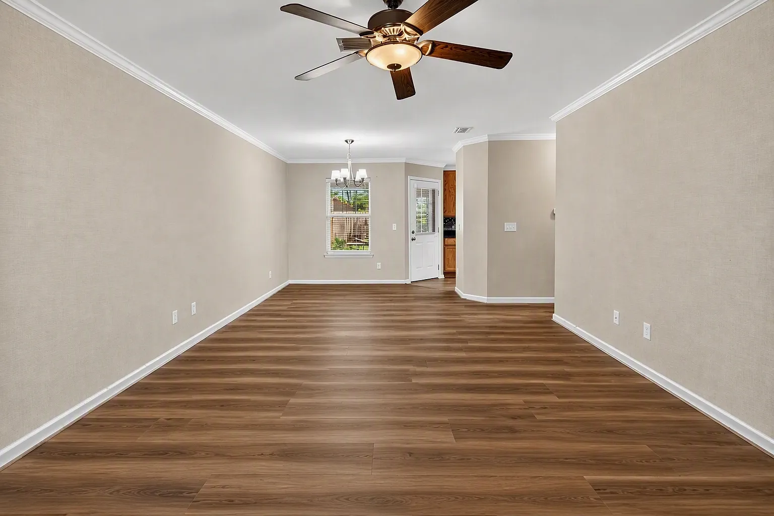 4 bed, 1606 sqft, $2,499 — Photo 3