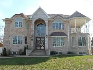 425 Frederick Ln photo 1