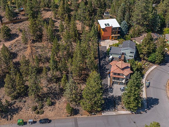 3rd image of 1710 SW Knoll Ave
