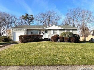 64 Oakland Ave, Central Islip, NY 11722