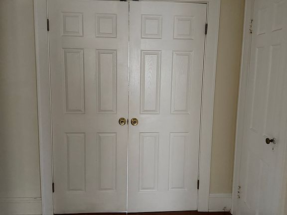 4th image of 7453 Hampton Blvd #B