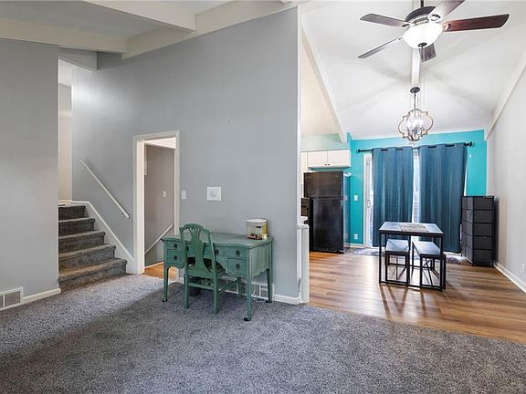 5th image of 414 Monterey Ave