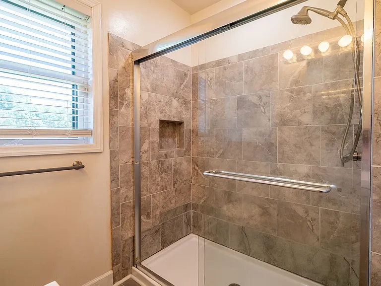 2520 Brentwood Pl — Photo 30