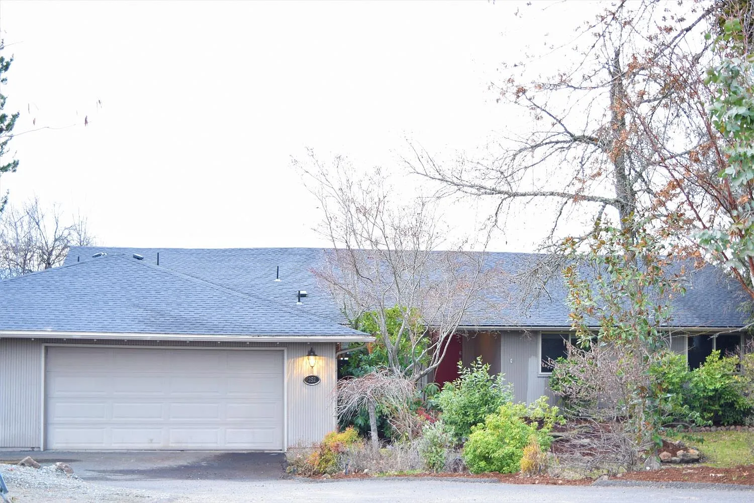 252 Yale Dr photo 1