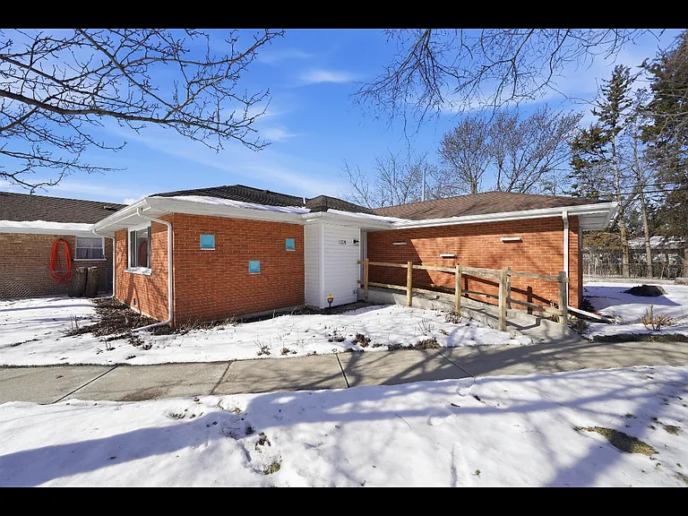 5220 S State Rd — Photo 2
