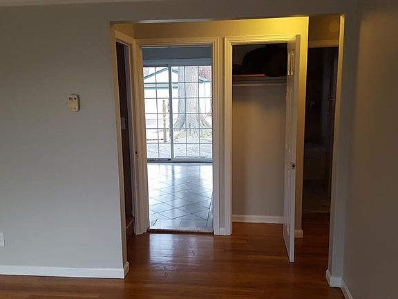 5th image of 17805 Grovewood Ave
