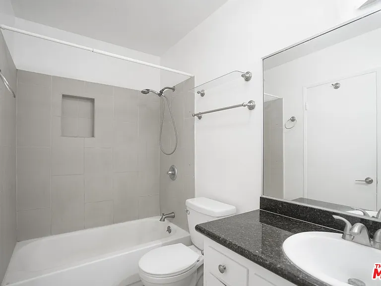 425 S Kenmore Ave #311 — Photo 22