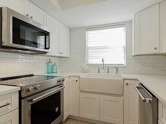 5th image of 1549 Sandpiper St #29