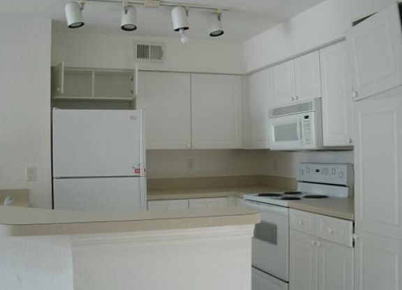 5th image of 5025 Wellington Park Cir #66