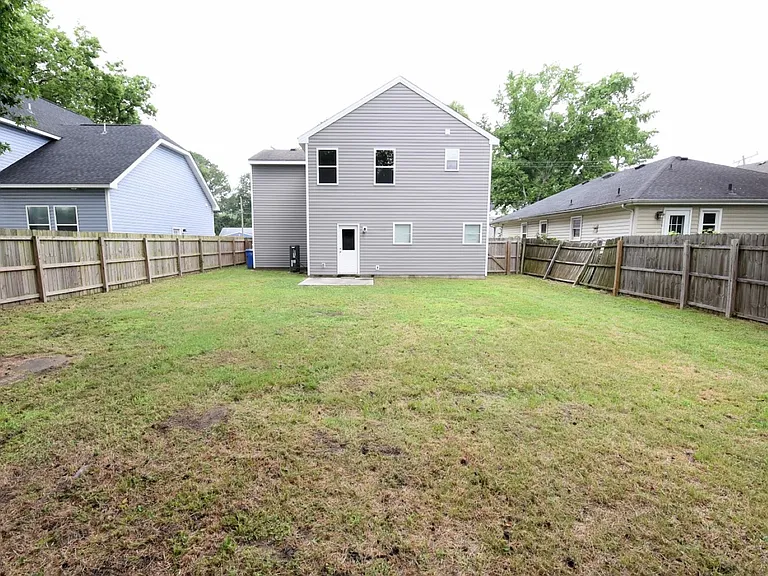 4115 Franklin St — Photo 49