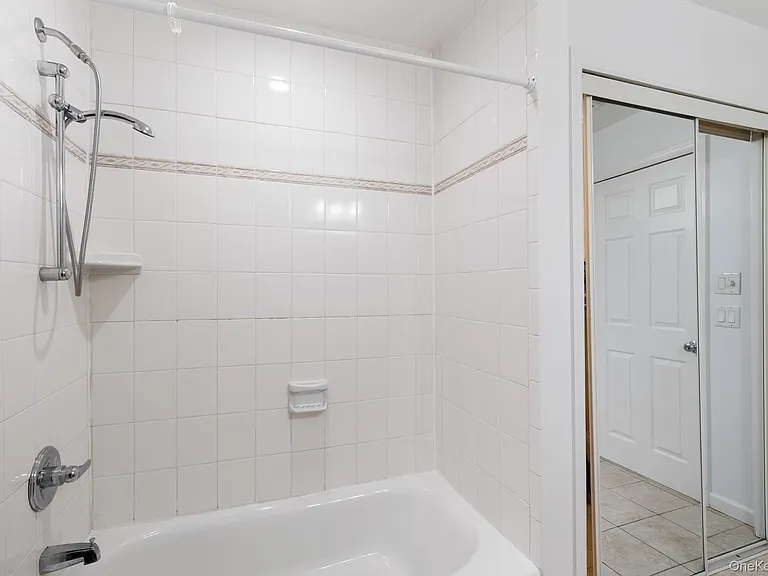 3 Charles Ln #2B — Photo 2