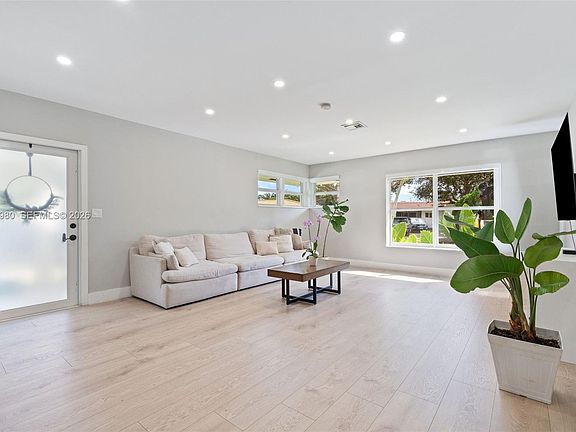 3rd image of 10650 NE 11th Ct