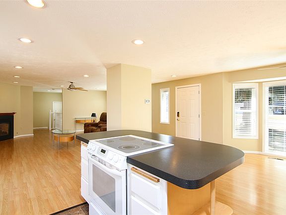 4th image of 2417 S Balfour Blvd