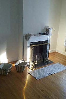 4th image of 2823 Wilmot St