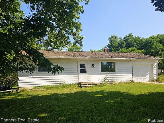 2nd image of 1382 Lucy Rd