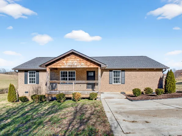 621 Womack Rd, Bethpage, TN 37022