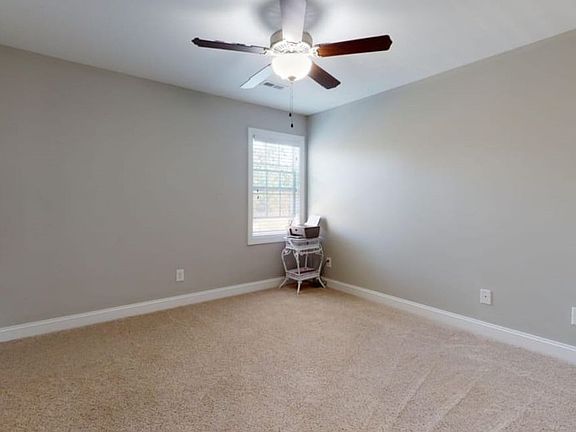 3rd image of 124 Chandler Dr