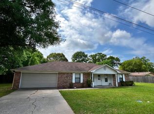 602 Redbud Ln, Mount Pleasant, TX 75455