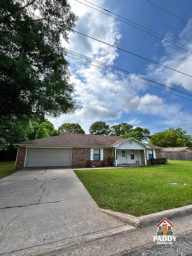 602 Redbud Ln Photo 1
