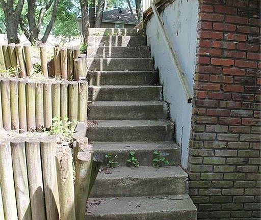 3rd image of 1321 SE Knights Bridge St