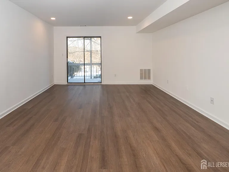 801 Woodbridge Commons Way — Photo 7