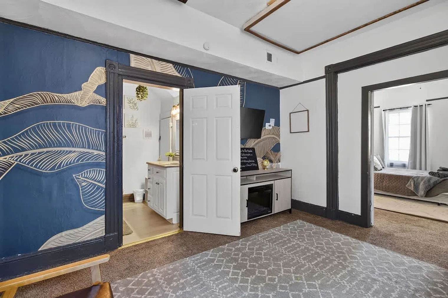 2 bed, 1.0 bath, $3,192 — Photo 2