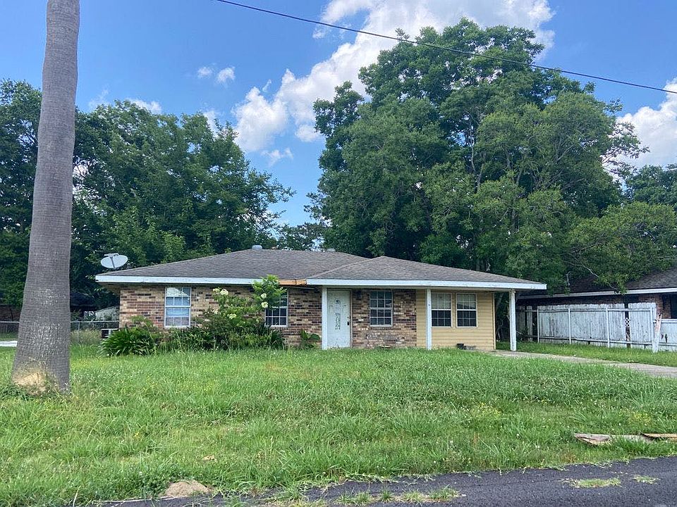 1st image of 243 Blue Bonnett Dr