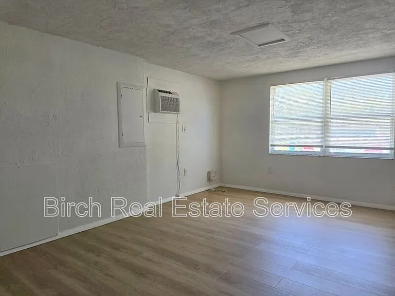 3200 Peterborough St — Photo 10