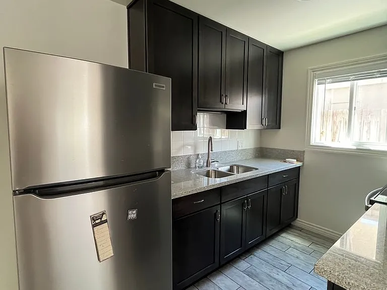 212 Hanby Ave — Photo 1