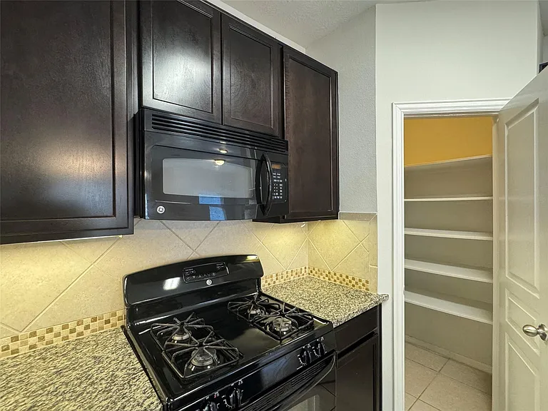 8107 Gran Villa Dr — Photo 18
