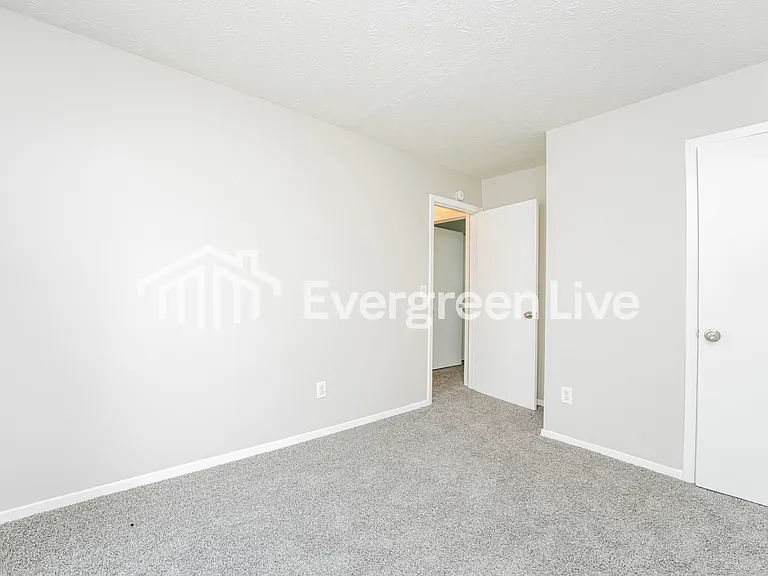 1312 Mill Lake Cir — Photo 12