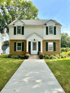 115 S High St, Marshall, MN, 56258