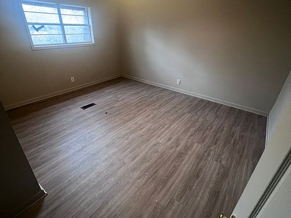 4th image of 501 N Church St #0