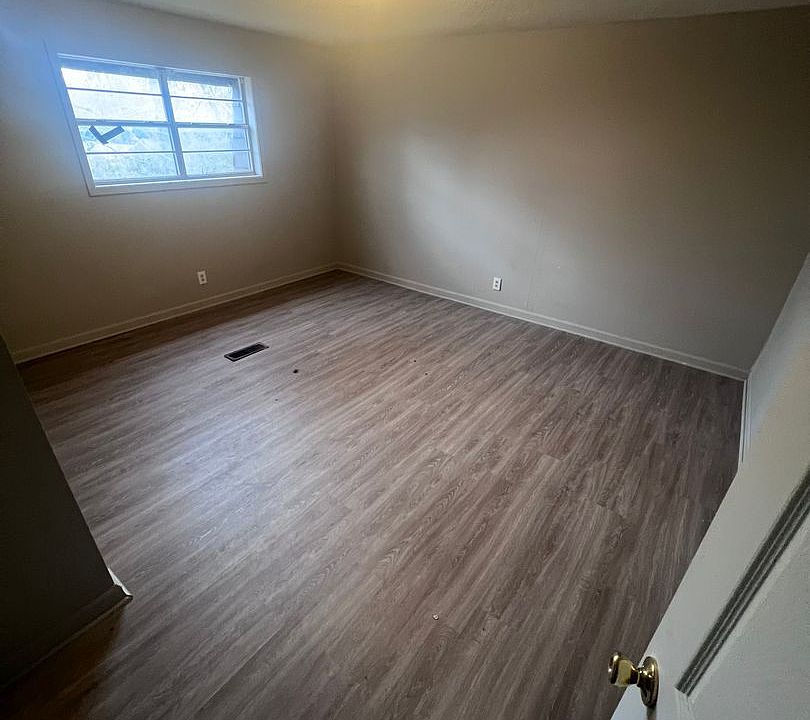 1st image of 105 S Fleming St APT 2