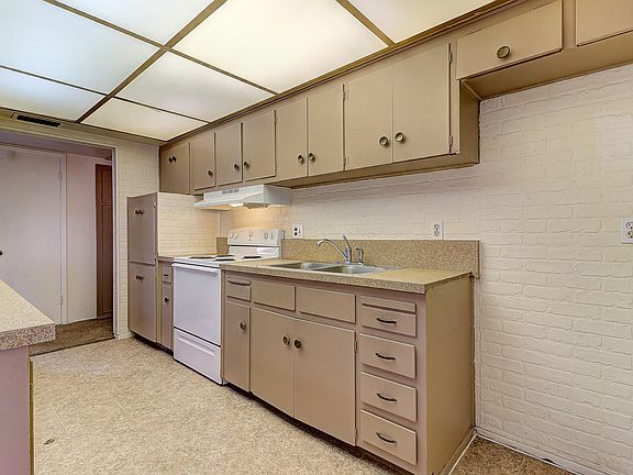 5th image of 2225 W Wood Dr