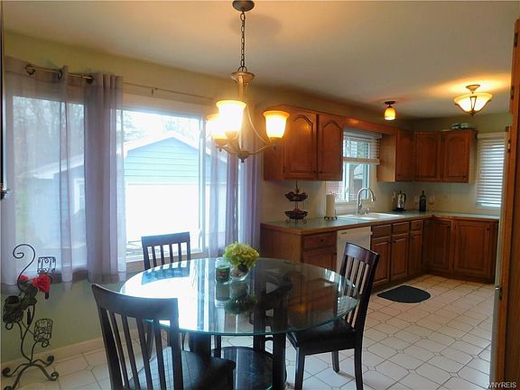 3rd image of 189 Homestead Dr
