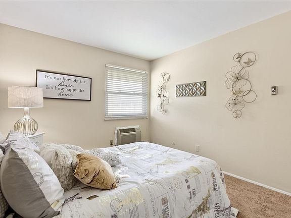 5th image of 7548 Hazelcrest Dr